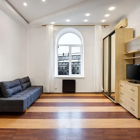 на площі соборній, 17 アパート